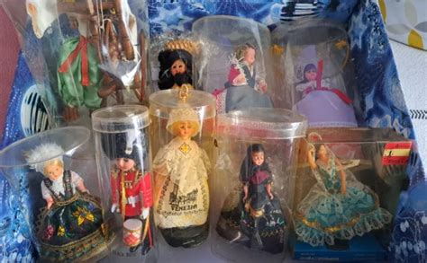 LOT DE 9 Poupees Folkloriques Et Traditionnelles Dans Leurs Jus EUR 60