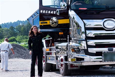 We Meet The Female Truck Driver Gaining Popularity in Japan – Autonomic ...