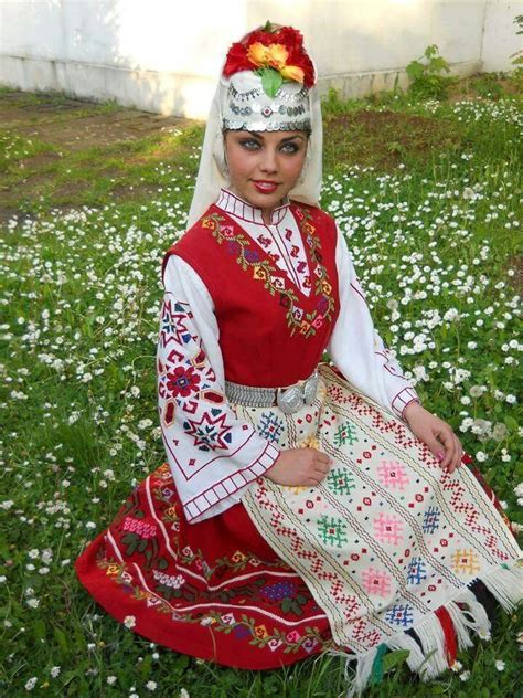 Bulgaria | Traditional outfits, European womens fashion, Traditional ...