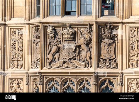 Dieu Et Mon Droit Motto And Coat Of Arms Of The United Kingdom On The