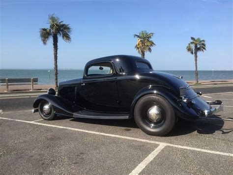 Hot Ford Full Fendered Rod In Black