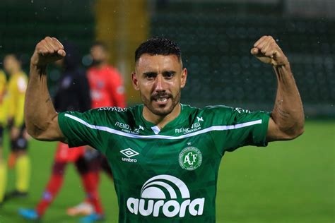 Cruzeiro Encaminha Contrato Por Dois Anos O Lateral Alan Ruschel