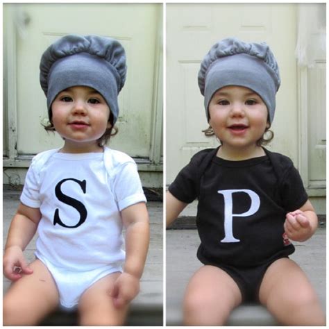 20 of the funniest costumes twin kids can wear at Halloween