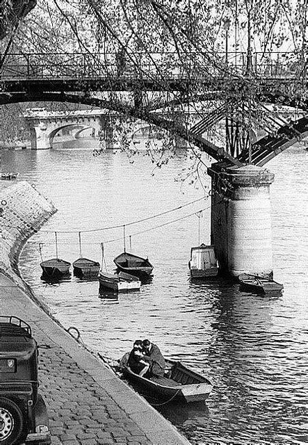 Les Amoureux Du Pont Des Arts Paris By Willy Ronis Flickr