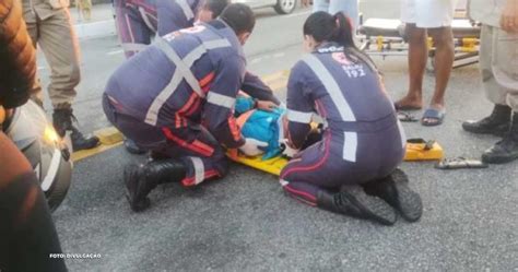 Acidente em Maricá Motociclista colide viatura da Polícia Militar