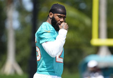 Former Dolphins Cb Xavien Howard Accused Of Sharing Explicit Photos