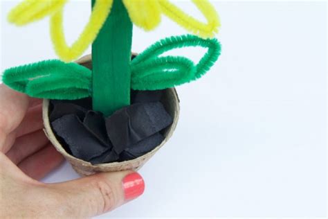 Pipe Cleaner Sunflowers - One Little Project