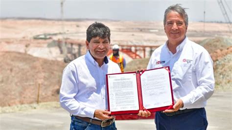 Arequipa últimos componentes para concluir carretera Arequipa La Joya