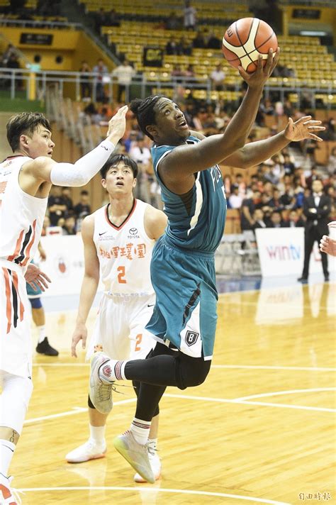 Sbl》基斯聯手「本土洋將」蔡文誠飆分 勇士開幕戰大勝璞園 自由體育