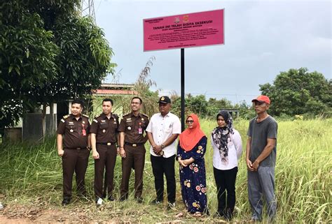 Kejari Bintan Sita Eksekusi Dua Aset Milik Ari Syafdiansyah Terpidana