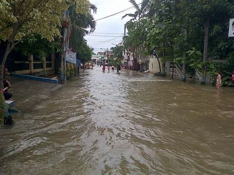 Perumahan Ciledug Indah Terendam Banjir Arus Lalu Lintas Terputus