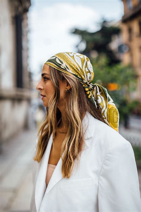 Siempre con pelo suelto Moda callejera Pañuelo en el pelo Verano de