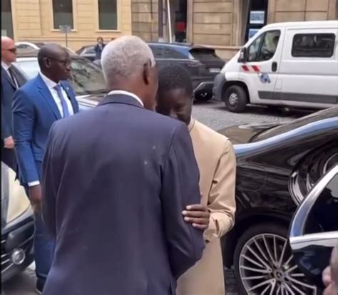 Paris Bassirou Diomaye Faye rend visite à lancien président Abdou