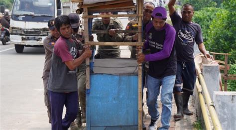 Satpol Pp Sterilisasi Area Puspemkab Tangerang Dari Pkl Id Berita Banten Hari Ini