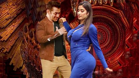 Janhvi Kapoor Impressive Belly Dance In Front Of Salman Khan During