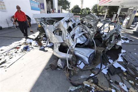 Vídeo mostra momento em que carro explode em posto de GNV no Rio