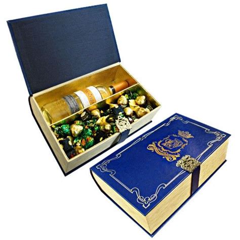 Новогодняя коробка в виде книги для вина и конфет | Коробка, Упаковка ...