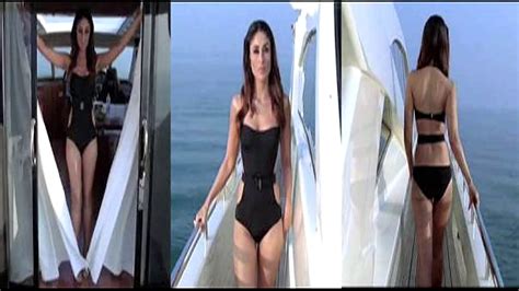 Kambakkht Ishq Kareena Kapoor Hot Bikini Scene Youtube