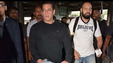 Salman Khanदुबई से किसी का भाई किसी की जान का प्रमोशन कर लौटे सलमान