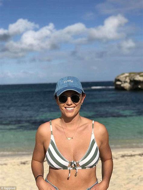 Hot Sexy New Jessica Collins Bikini Pics