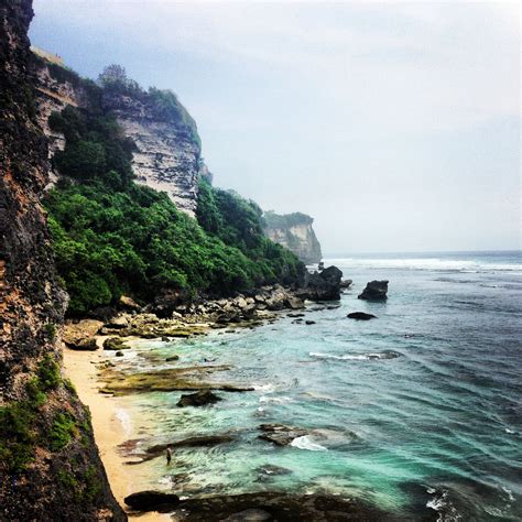 Suluban Beach At Uluwatu Bali