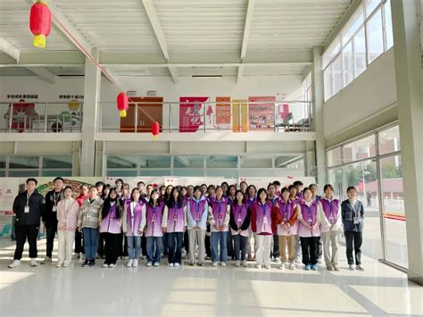 雷锋月 春风万丈惊蛰来 青春当属志愿红 高职学院 云南经济管理学院