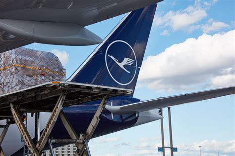 Lufthansa Cargo Reduziert Angebot Der Frachterflotte Sterreichische