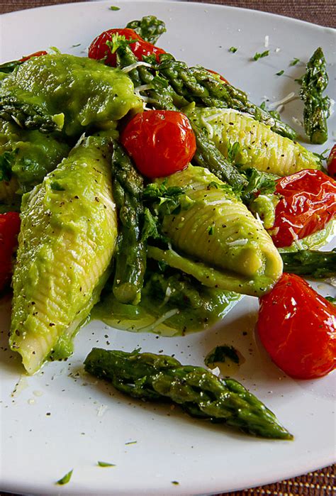 Conchiglioni Rigati Con Crema Di Asparagi E Pomodorini Al Forno Un