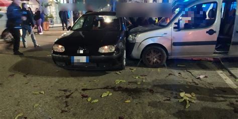 Paura A Messina Perde Il Controllo Dell Auto E Causa Un Incidente Foto