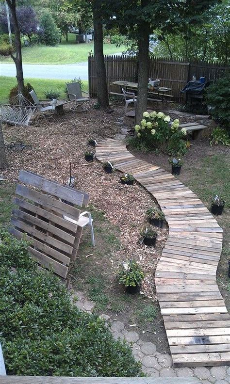 Nice Pallet Wood Walkway For Your Garden Https Gardenmagz Pallet