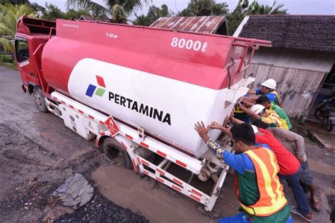 Truk Tangki Pertamina Kecelakaan Di Jakbar Liter Pertalite