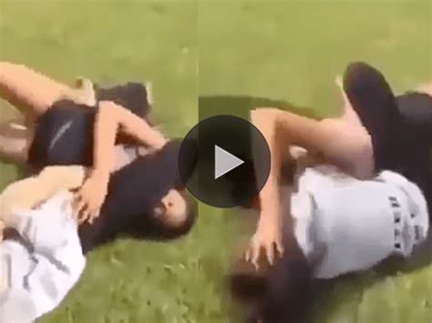 Naked Girls Fighting In The Street Photos Porn Photo