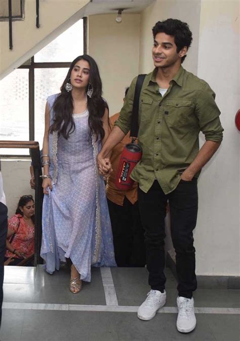 Jhanvi Kapoor Ishan Khattar Walk Hand In Hand At Press Conference In