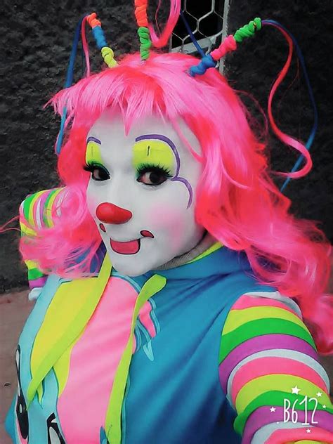 Pin By Jojo Amai On Clowns Clown Face Paint Female Clown Clown Faces