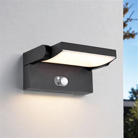 Kantelbare Solar Wandlamp Berlin Met Sensor En Stelknop Lumenxl Nl