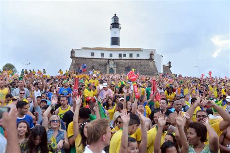 JOELINA A REPÓRTER NO MUNDO SALVADOR BAHIA FAROL DA BARRA