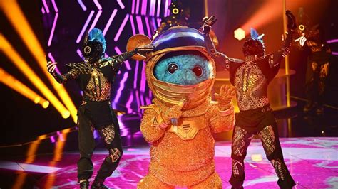 The Masked Singer 2023 Die Marsmaus Singt Let Me Entertain You Von