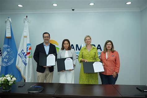 Cámara De Comercio De Santo Domingo Firma Carta De Compromiso Para Obtener Sello Igualando Rd