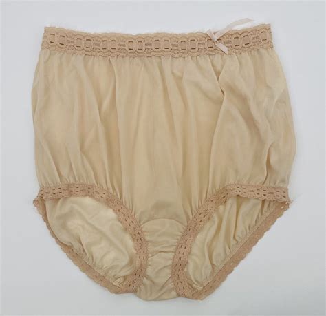 Vtg Olga Mushroom Lace Nylon Panties Sheer Granny Pan… Gem