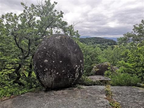 Le Chaos De La Rouquette Et La Grotte Saint Dominique