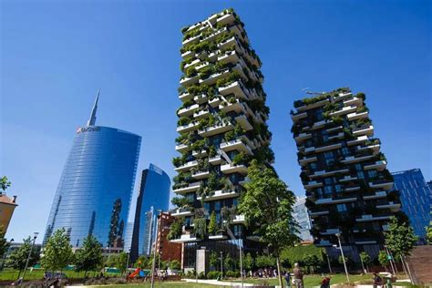 Bosco Verticale a floresta vertical de Milão Itália MDig