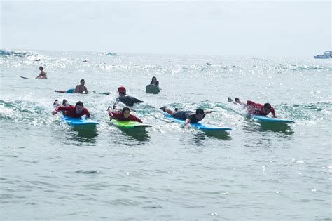 Poipu Beach Group Surf Lessons – Blue Hawaiian Activities & Concierge