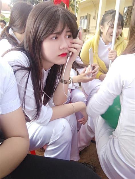 N Sinh Khi N C Ng Ng M Ng Ph T S T Trong Ng Y T U Tr Ng G I Xinh Bikini Girl Xinh