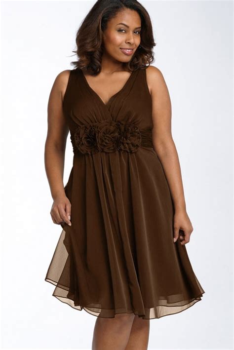 Robe Courte Grande Taille Pour Mariage Col V En Tencel