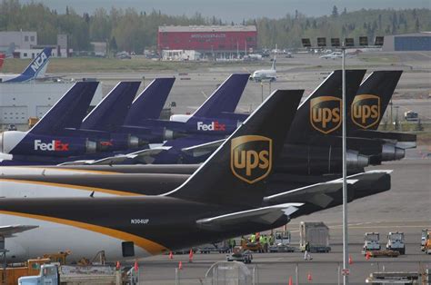 Fed Ex And Ups Planes Together But Ups Is A Much Better Choice People