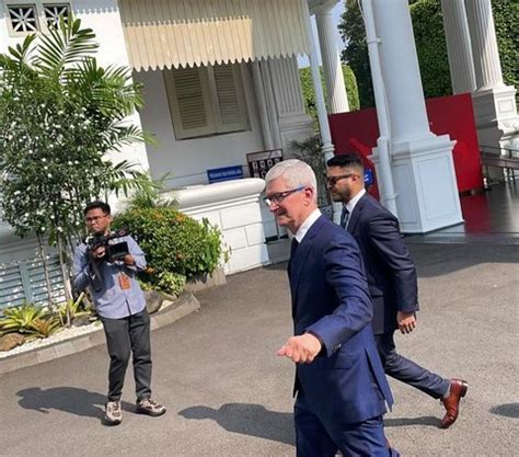 Fakta Tim Cook Bos Apple Yang Bertemu Jokowi Di Istana Kekayaan Rp32