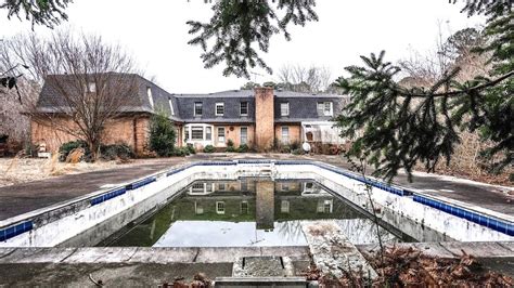 ABANDONED Doctor S 2 5 Million Dollar Mansion Pool Tennis Court