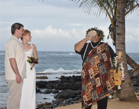 17 Best images about Wedding Leis - A Hawaiian Tradition on Pinterest ...