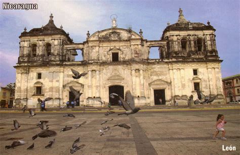 León Cathedral – collection postcards