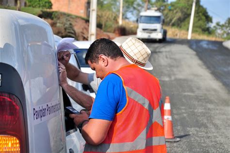 Obras De Pavimenta O Na Rua Ign Cio Schelbauer Est O Na Etapa Final